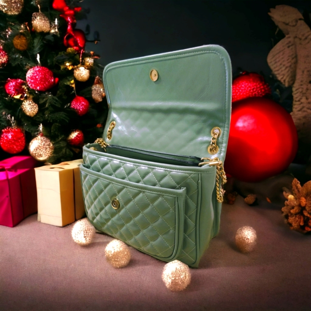Gorgeous Seafoam Diamond Quilted Designer Shoulderbag with Double Gold Chain